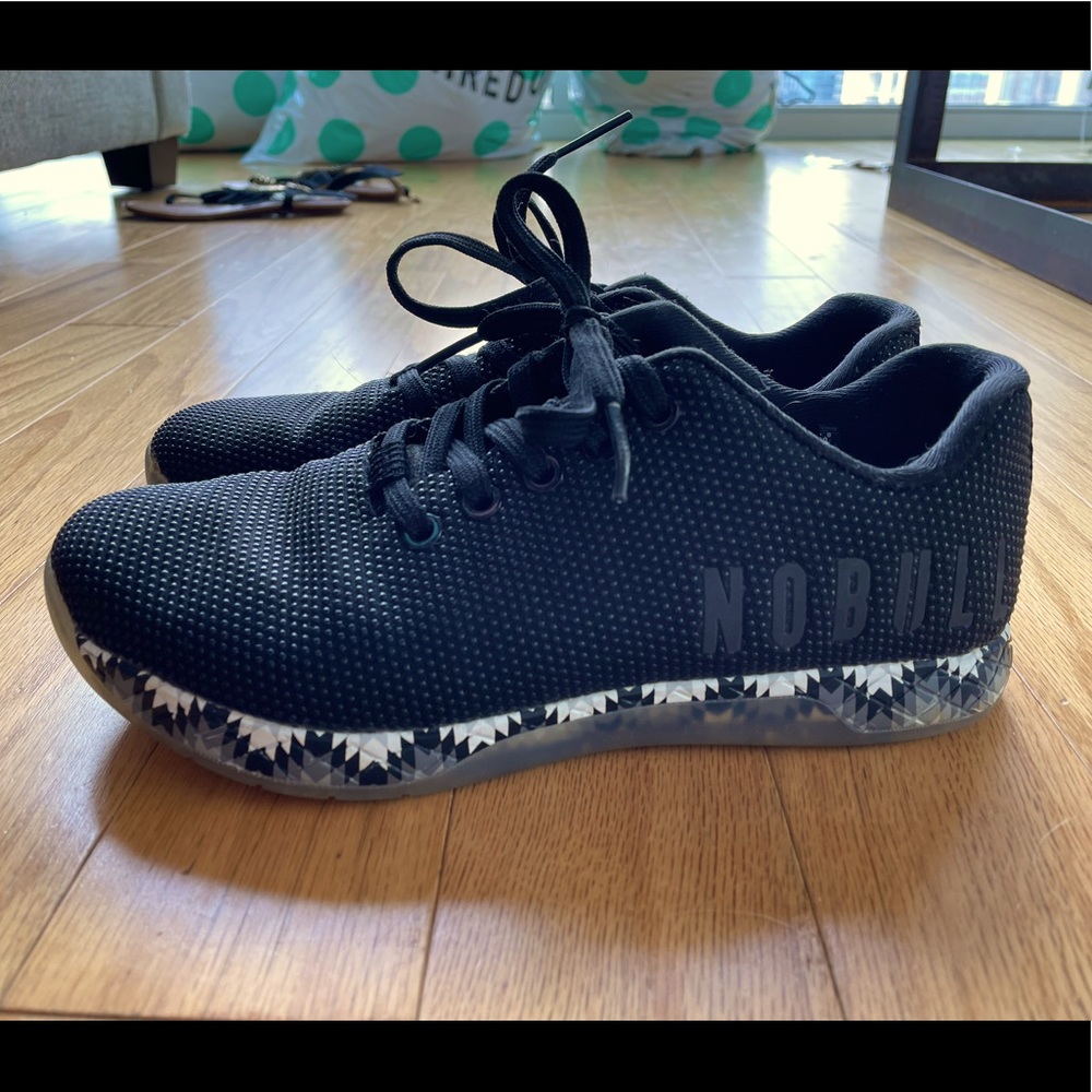 Nobull   Black and white chevron lifting shoes